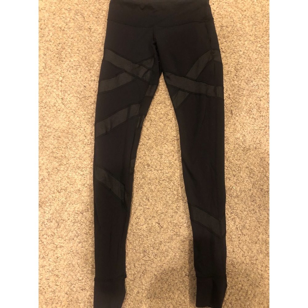 Black lululemon criss cross leggings with stirrups